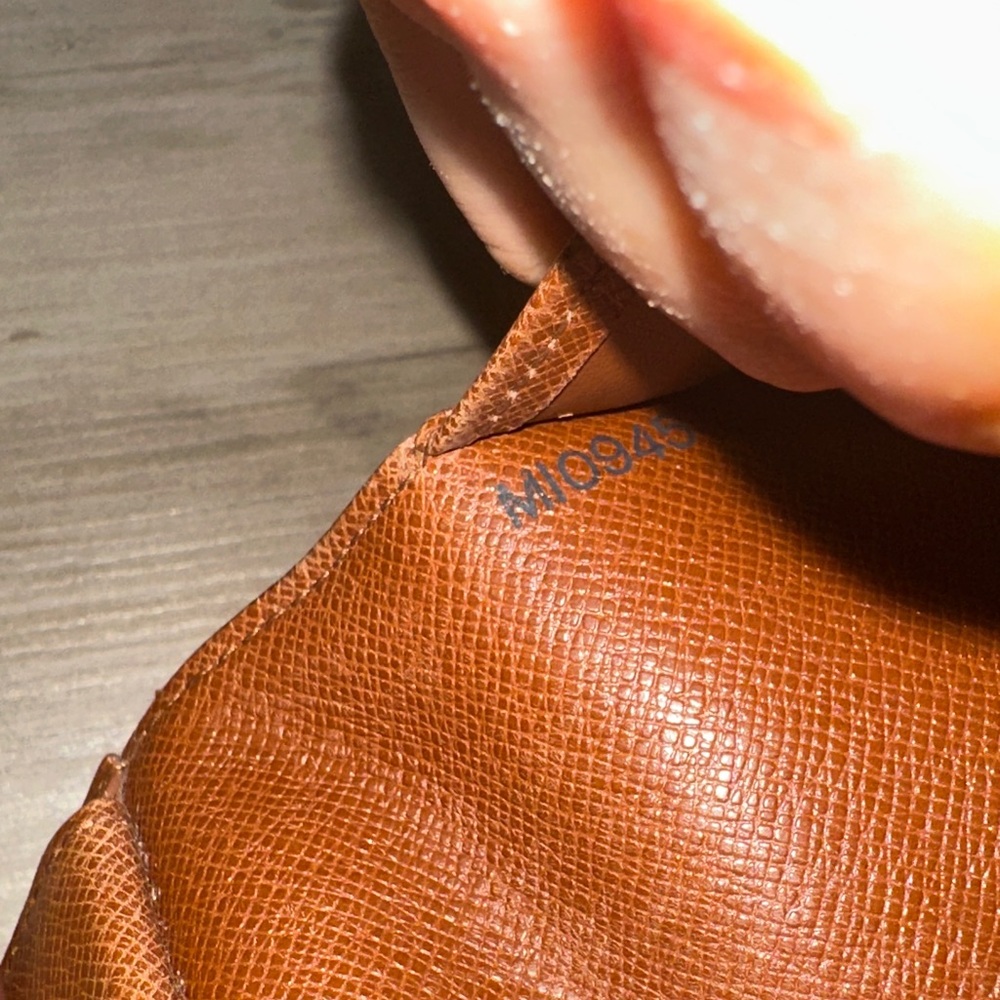 Louis Vuitton Monogram Sarah Wallet with Dust Bag - Picture 9 of 11